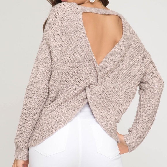Fall sweater with open back - Picture 1 of 5